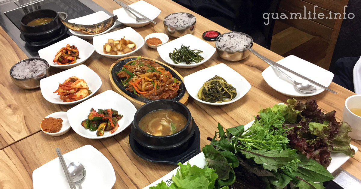 もりもりフレッシュ野菜と韓国料理。